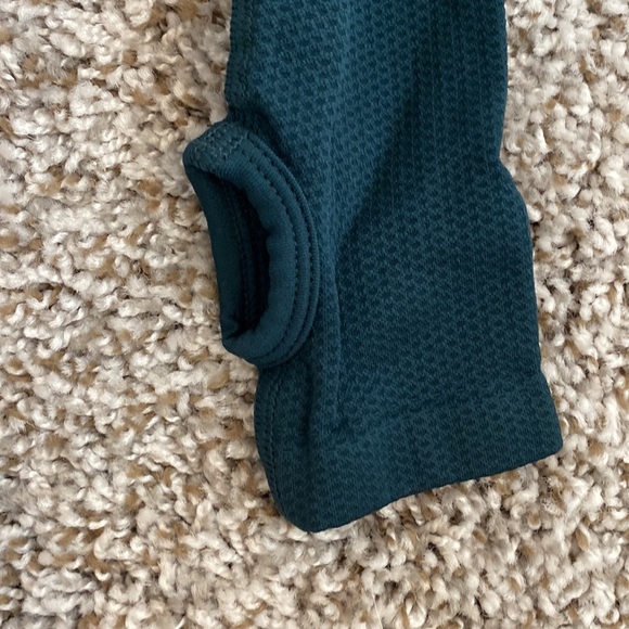 Balance V2 Seamless Long Sleeve Crop Top - Forest Green in XS - Picture 8 of 8